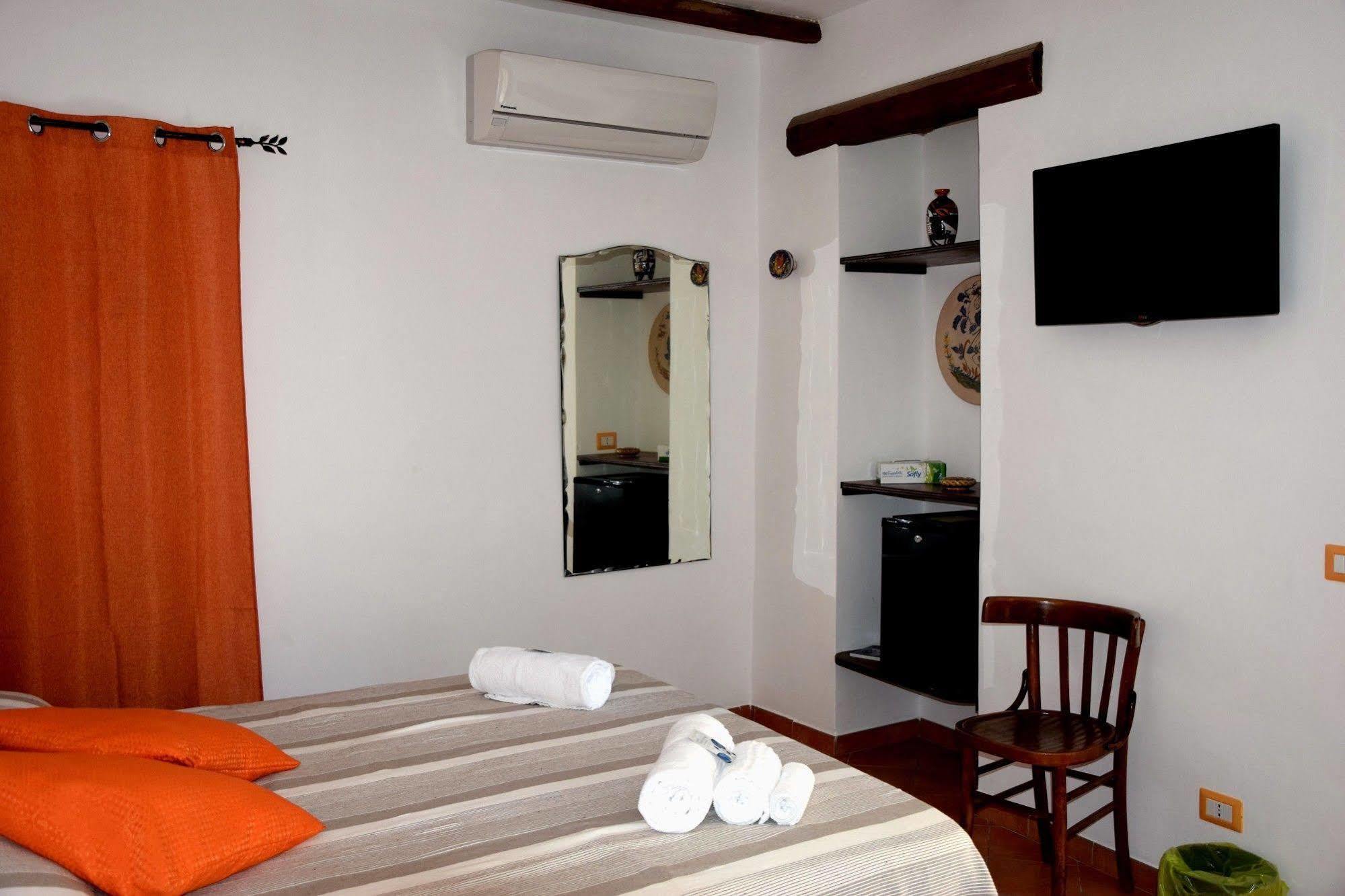 Bed and Breakfast La Casa del Geko Cefalù Esterno foto